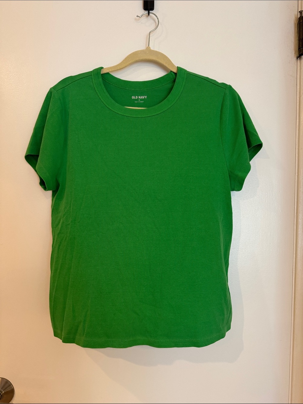 NEW Old Navy Women's Short-Sleeve Crewneck Tee in Bright Green - Picture 3 of 6